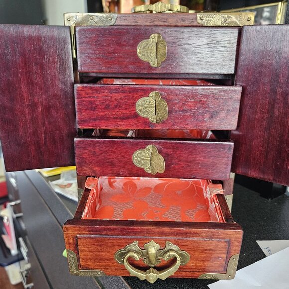 Chinese Jewellery Box - Picture 2 of 4